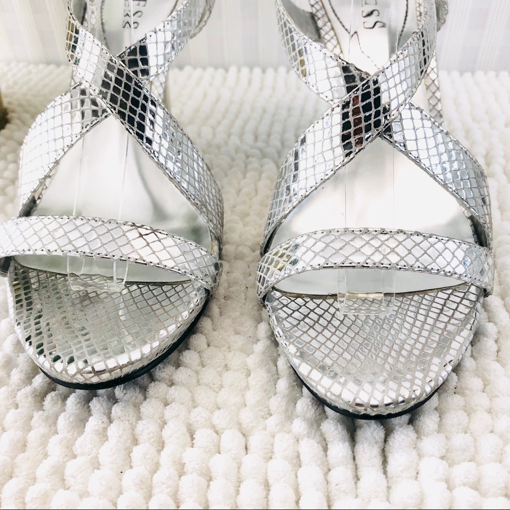 Guess heels silver crisscross sandals size 8.5 M - Picture 3 of 8